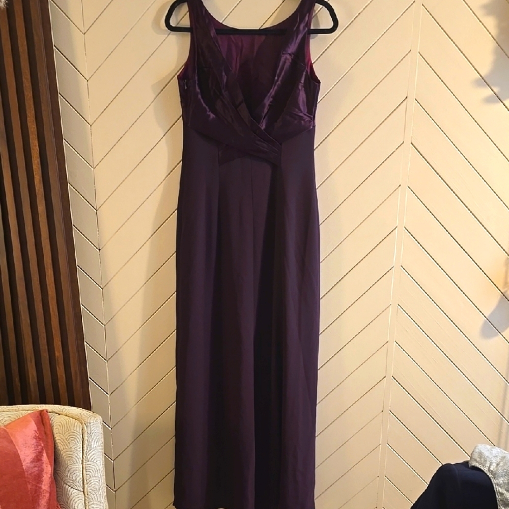 Elegant Burgendy Evening Gown